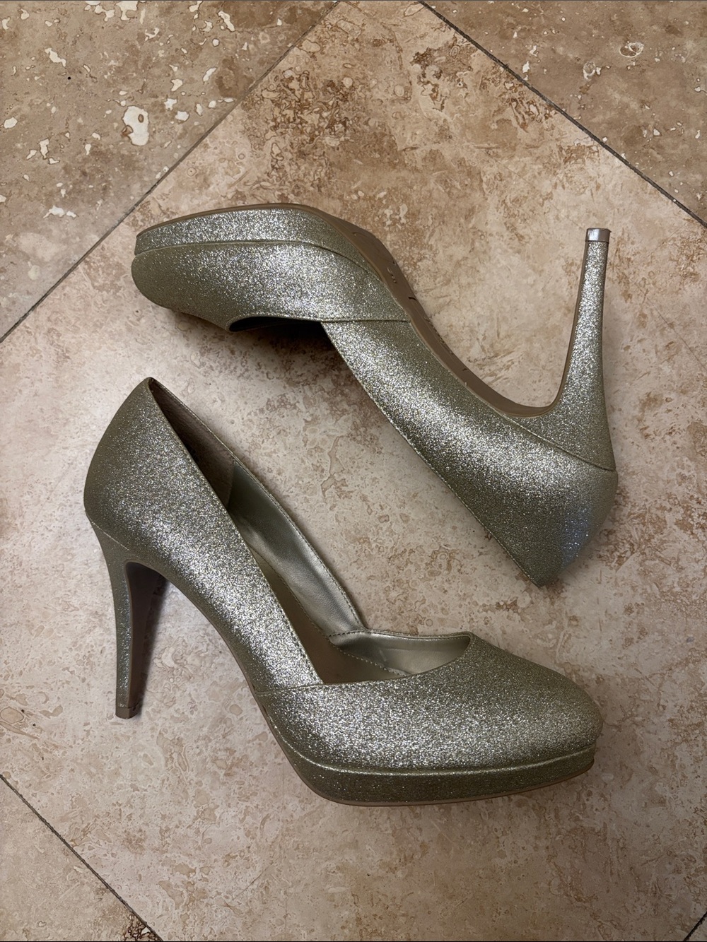 FIONI Clothing Gold Glitter High Heel Pumps